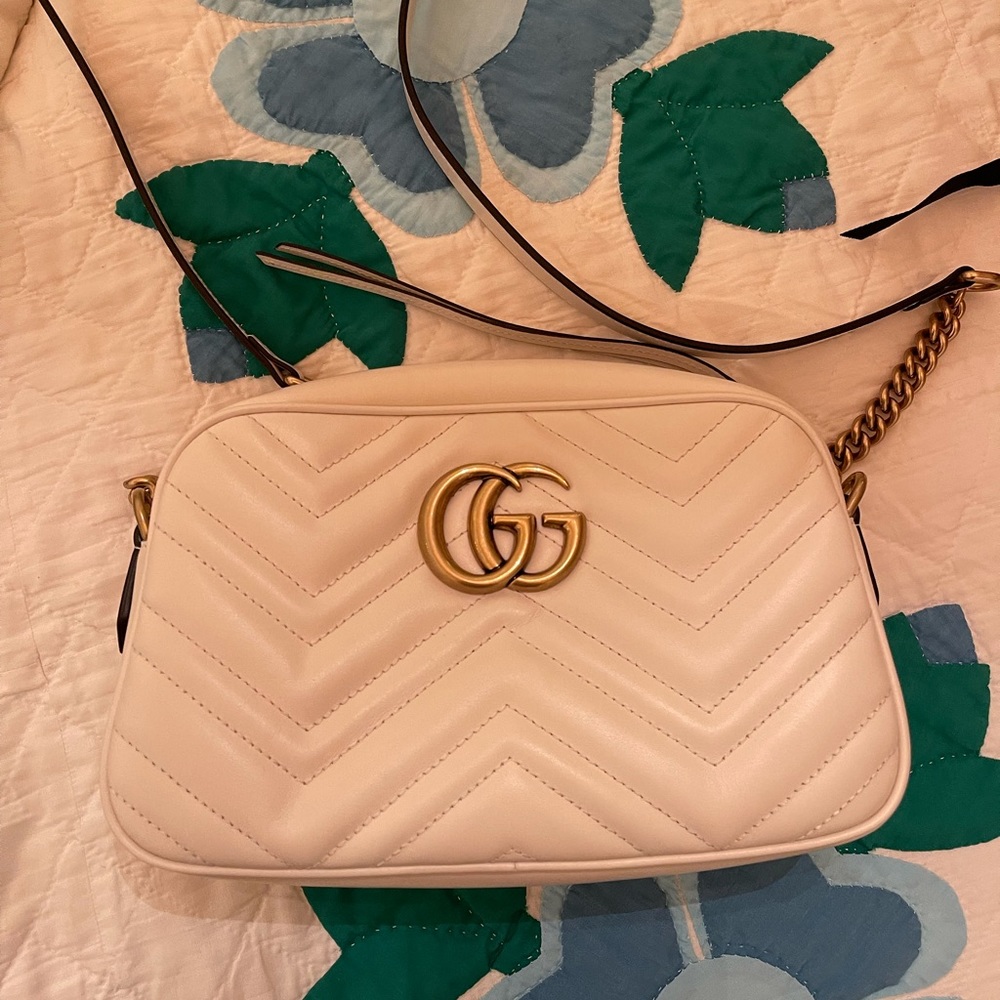 White Gucci Marmont small shoulder bag